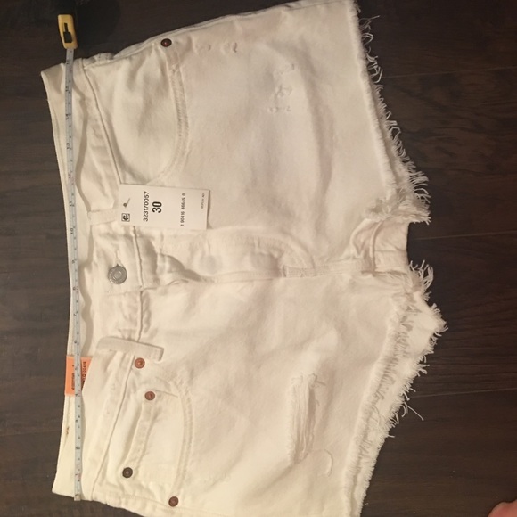 Levi’s 501 white jeans shorts - Picture 5 of 5